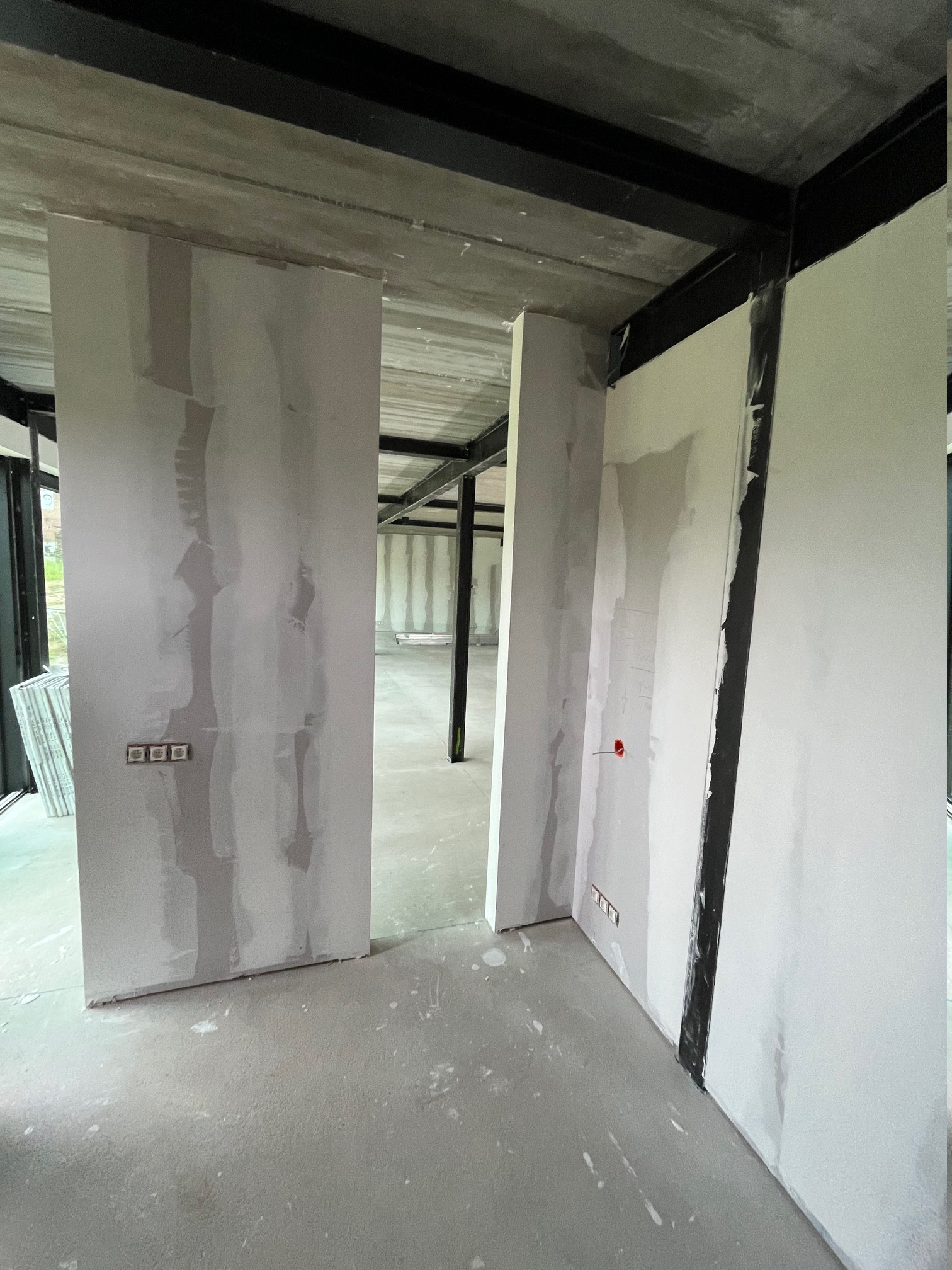 Afgewerkte gyprocwanden en plafonds, voorbeeld 2